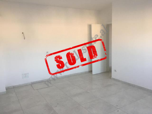 Apartament 2+1 per shitje ne Kamez